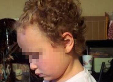 Demandan a maestra de Michigan por cortar cabello a niña; piden un millón de dólares