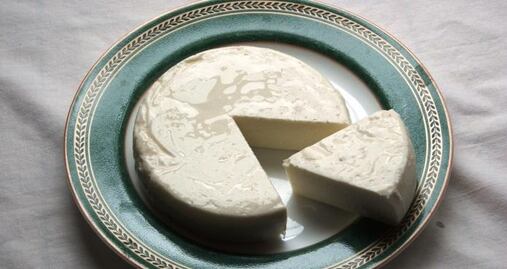 Alertan en EU por salmonela altamente resistente en queso mexicano