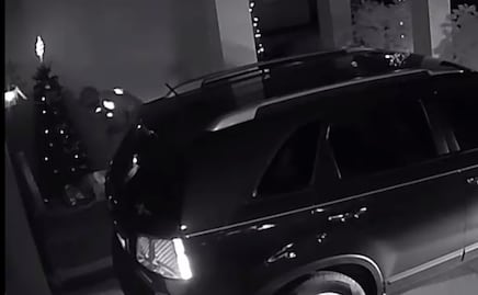 Video. Repartidor de Amazon roba paquete tras simular entrega