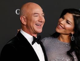 Jeff Bezos y Lauren Sánchez celebran compromiso con raro vino de $4 mil dólares en Francia