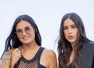 Demi Moore "impacta" con revelador look braless junto a su hija Scout