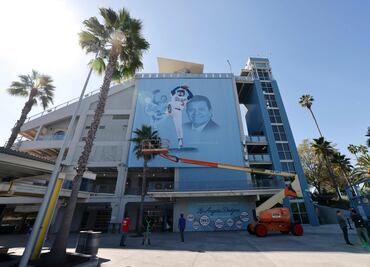 Dodgers rendirán homenaje a Fernando Valenzuela; usarán parche con el número 34 en la Serie Mundial