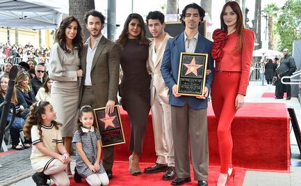 Los Jonas Brothers se inmortalizan con su estrella en calles de Hollywood