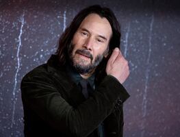Lo más tierno que verás hoy. Keanu Reeves se declara “rey de los cachorros” en programa de TV