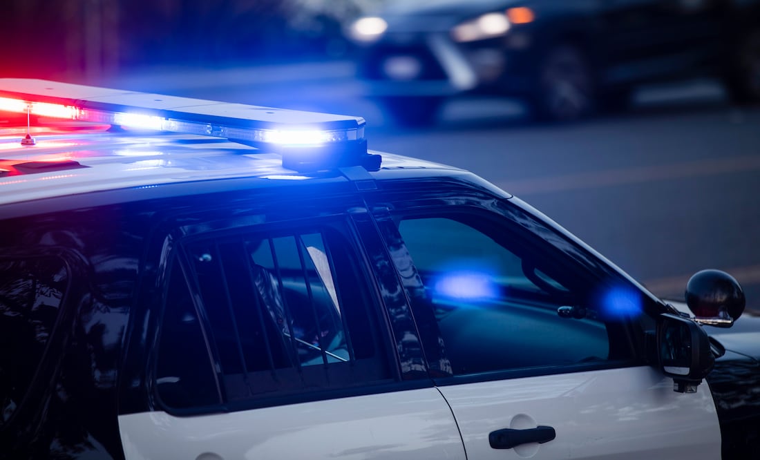 Estudiante usa máscara y cuchillo para atacar a su ex novia dentro de escuela en Monterrey. Foto: iStock