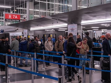Trump estalla contra los controladores aéreos: amenaza con recortar sueldos
