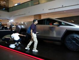 Tesla llama a revisar su Cybertruck por cuarta vez; ¿Qué error presenta?