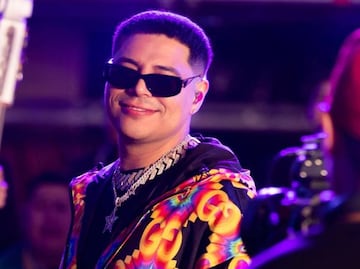 Eduin Caz, de Grupo Firme, abre su restaurante en la CDMX; fue visto como mesero y lavaplatos