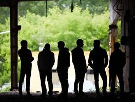 Proponen ley en Oklahoma para tachar de terroristas a pandilleros que sean "hispanos"