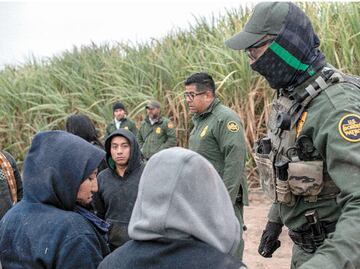 Texas: Hombre dispara contra migrantes que tomaban agua cerca de frontera