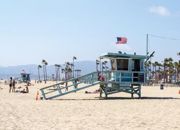 Aumentan sueldo a salvavidas en Nueva York; esto ganarán por hora