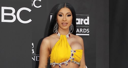 El vestido morado de cuero con el que Cardi B impactó en París