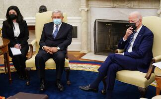 AMLO agradece a Biden que no trate a México como "patio trasero"