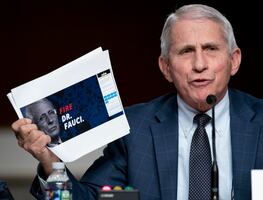 Casi "todo el mundo" contraerá el coronavirus, alerta Fauci