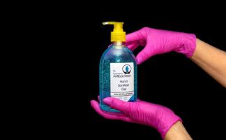 ¿Qué es el metanol, elemento 'tóxico' encontrado en desinfectantes?