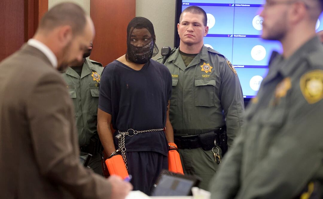 Hombre que atacó a jueza en Las Vegas regresa a la corte usando máscara como Hannibal Lecter. Foto: AP