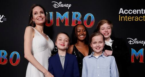 Angelina Jolie cautiva con vestido ‘angelical’ en premier de Dumbo