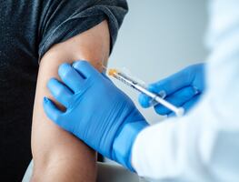 EU empieza a estudiar si las personas vacunadas pueden transmitir el Covid