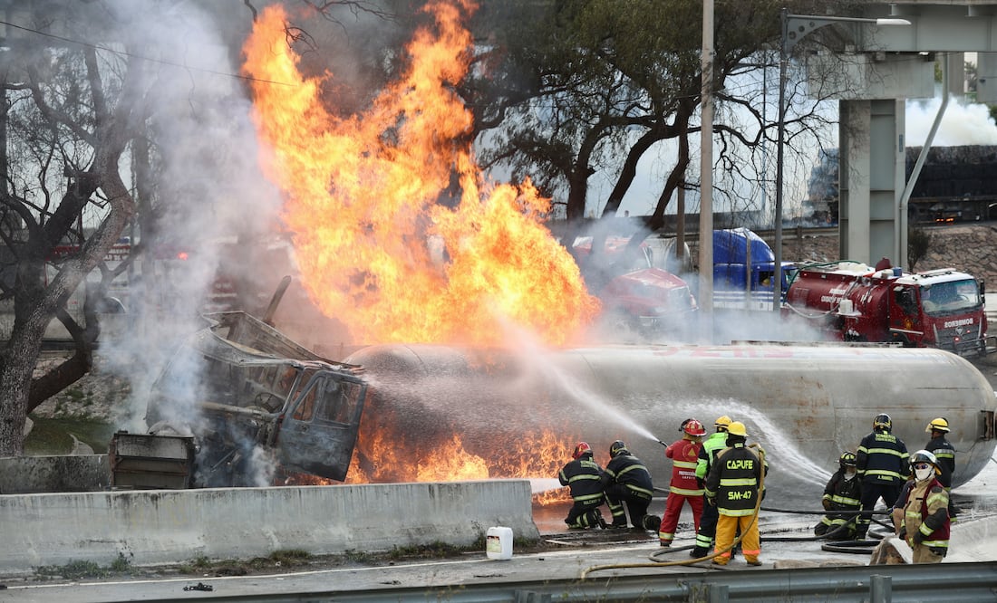 Ya son 28 los muertos tras el accidente de camión de gas en el Puente de la Concordia. Foto: Valente Rosas/ELUNIVERSAL