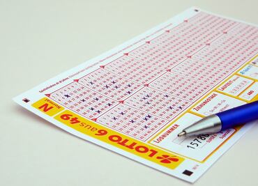 Encuentran cuerpo de ganador de lotería en EU; murió sin de cobrar el premio