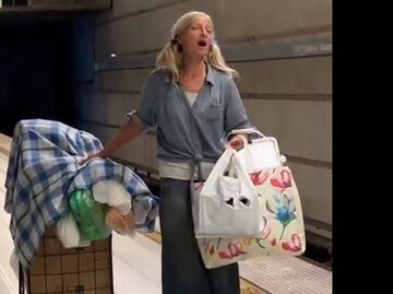 Video. Mujer sin techo cantando ópera en metro de Los Ángeles se hace viral