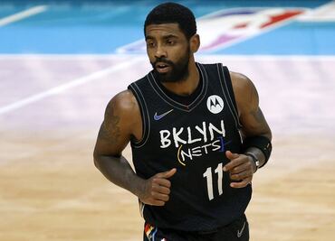Kyrie Irving, estrella de la NBA, a la banca por no vacunarse
