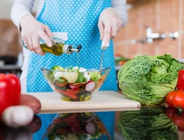 Dieta Mediterránea; la mejor del 2024 para bajar de peso y cuidar la salud; según expertos