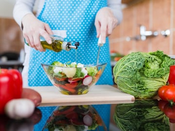 Dieta Mediterránea; la mejor del 2024 para bajar de peso y cuidar la salud; según expertos