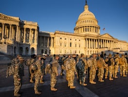 FBI teme ataques internos en toma de Biden; investigan a la Guardia Nacional
