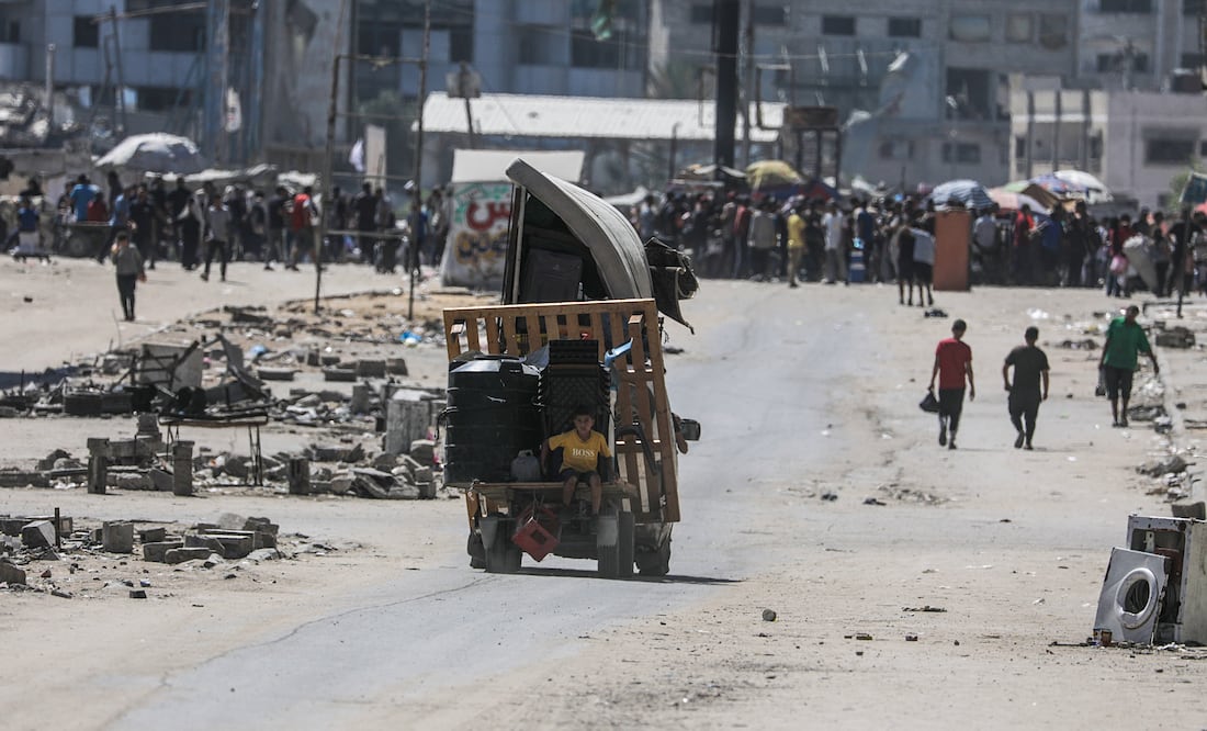 Israel advierte a ciudadanos de Gaza: "Es la última oportunidad... quienes se queden serán considerados terroristas". EFE/EPA/MOHAMMED SABER
