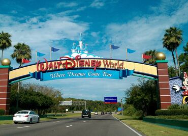 Buscan contadores para trabajo de analista en Disney World, Florida