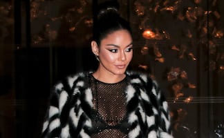 Vanessa Hudgens se luce en París con minivestido transparente y lencería negra