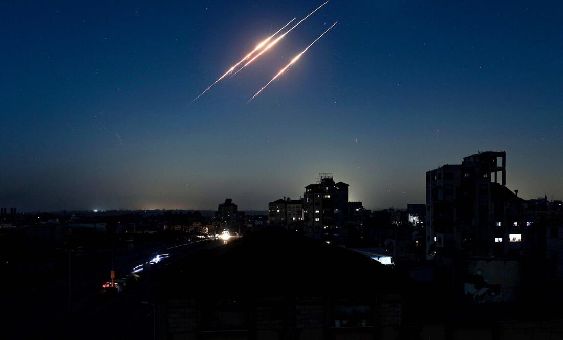 Israel e Irán intercambian ataques aéreos por tercer día; informan de cientos de muertos. Foto: AFP