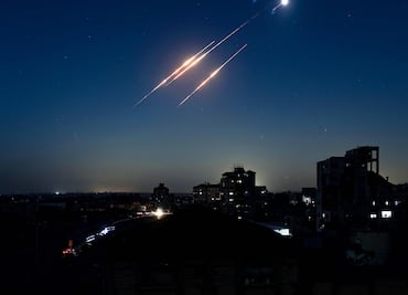 Israel e Irán intercambian ataques aéreos por tercer día; informan de cientos de muertos