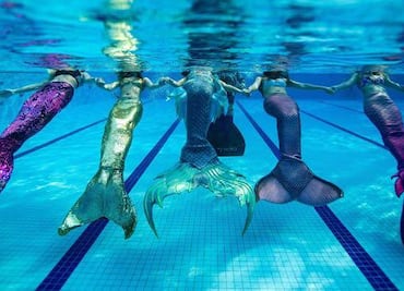 Hoteles de Disney ofrecen clases para aprender a ser una sirena