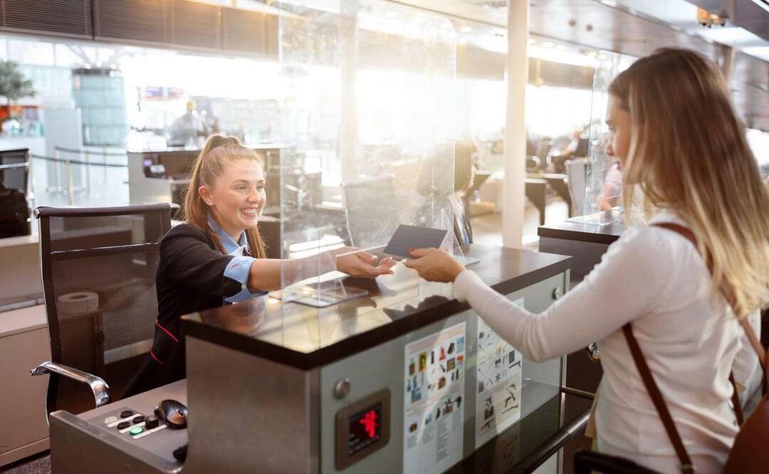 En caso de que completes tu check-in por internet podrás agilizar tu paso por el aeropuerto. Foto: iStock