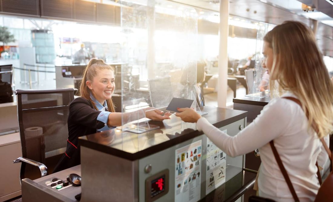 En caso de que completes tu check-in por internet podrás agilizar tu paso por el aeropuerto. Foto: iStock