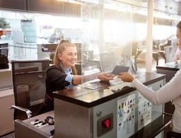¿Cuántas horas antes hay que llegar al aeropuerto para viajar?