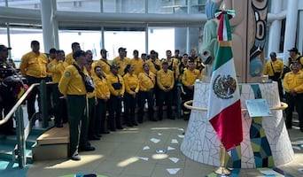 México responde a Canadá: Envía un centenar de bomberos para combatir los incendios forestales