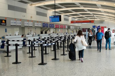 ¿Tenías vuelo con Magnicharters? Esto debes hacer tras anunció de suspensión por 2 semanas