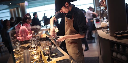 Así es el Starbucks más grande y lujoso del mundo en Chicago