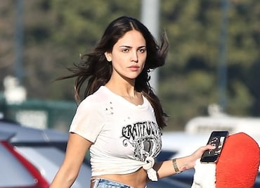 Eiza González presume cintura diminuta con foto en Instagram