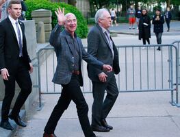 Jeff Bezos, fundador de Amazon, asegura que regalará la mayor parte de su riqueza