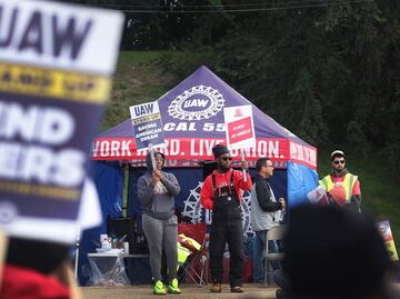 Sindicato amplía huelga automotriz en Estados Unidos al sumar otros 8 mil 700 empleados