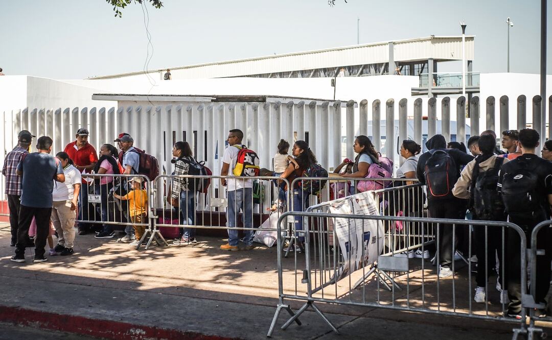 Trump planea grandes centros de detención para inmigrantes ilegales previo a su expulsión. Foto: EFE