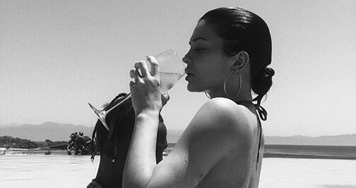 Kylie Jenner disfruta vacaciones en bikini con Travis Scott