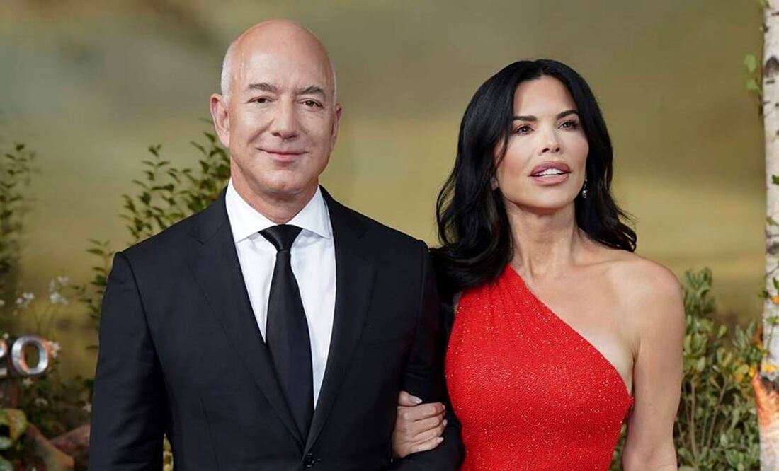 Así es el anillo de $2.5 millones de dólares que Jeff Bezos le entregó a Lauren Sánchez. Foto: AP