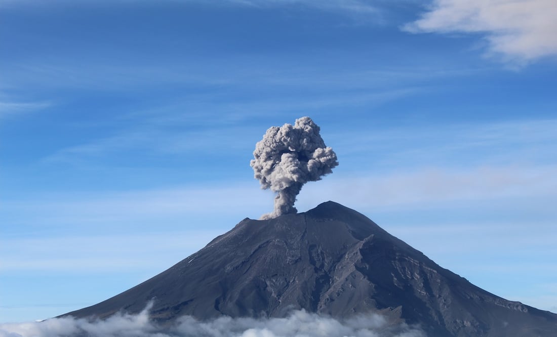 Volcán Popocatépetl, uno de los más vigilados y activos del mundo. Istock (Wirestock)