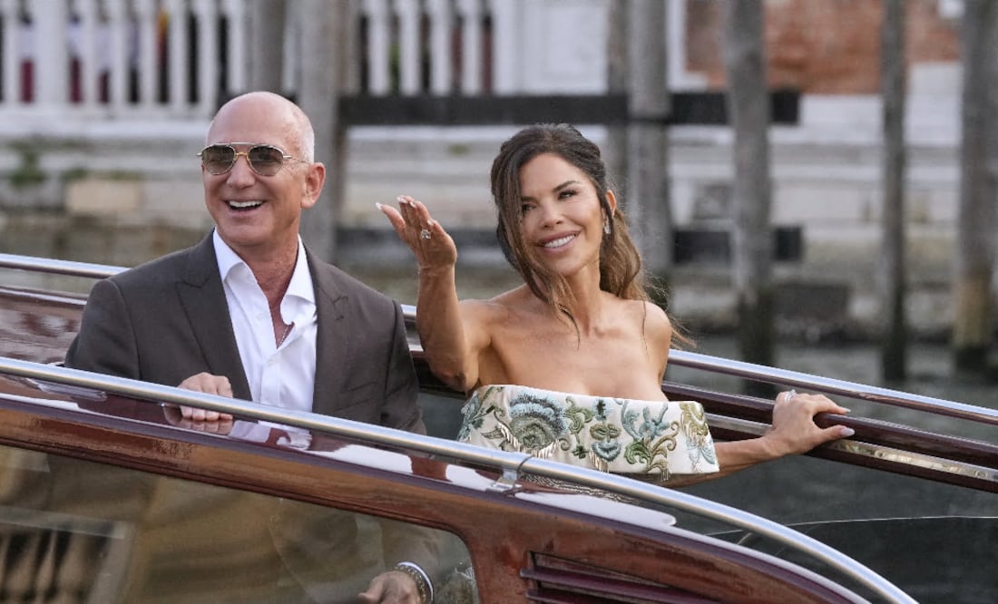 Jeff Bezos y Lauren Sánchez se dan el sí quiero en boda millonaria en Venecia. (AP Photo/Luca Bruno)
