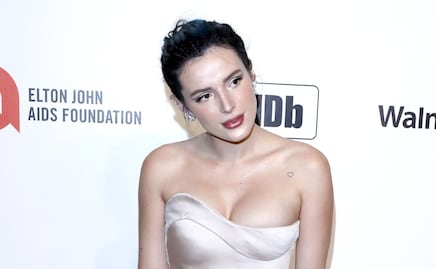 Bella Thorne desborda sensualidad con top de mezclilla y su falda más diminuta